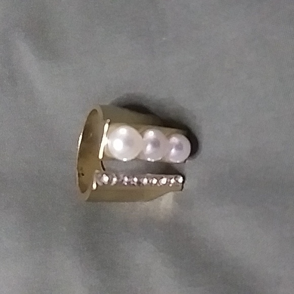 Ring - Picture 5 of 6